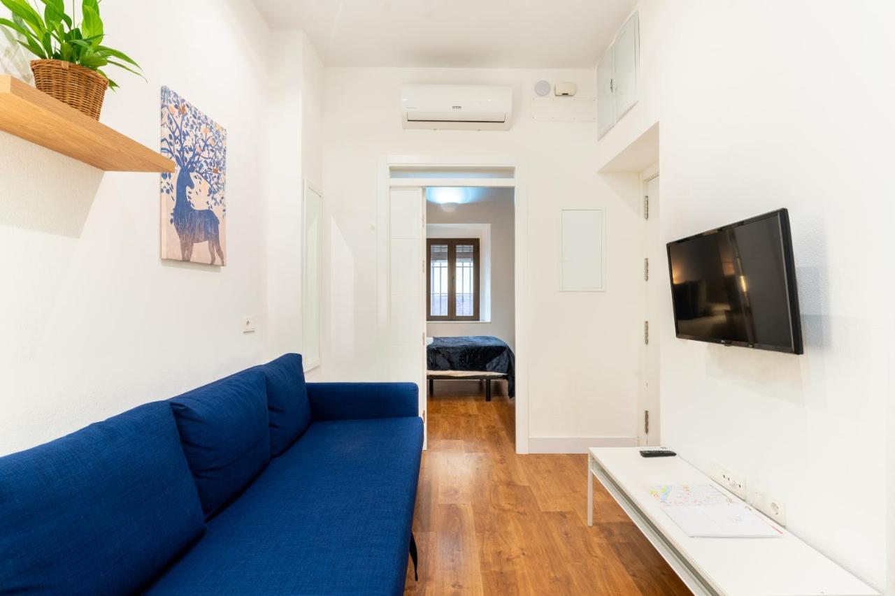 Holi-Rent Gonzalez Cuadrado Apartment Sevilla Bagian luar foto