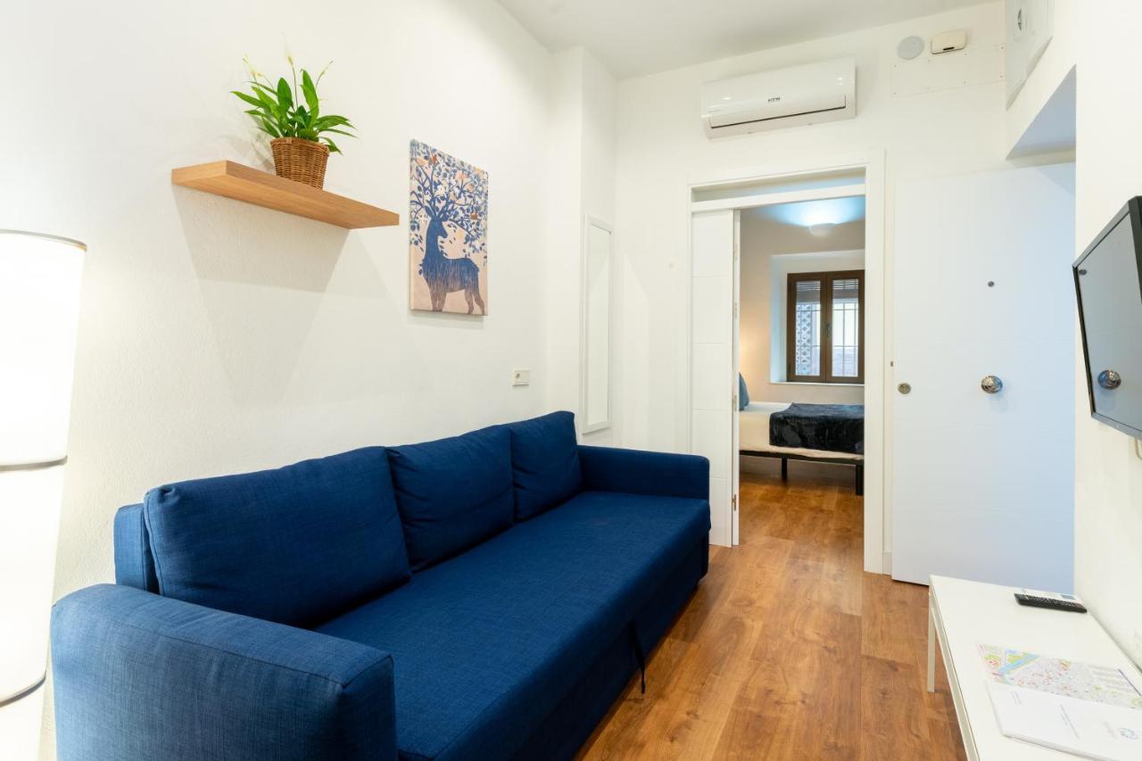 Holi-Rent Gonzalez Cuadrado Apartment Sevilla Bagian luar foto