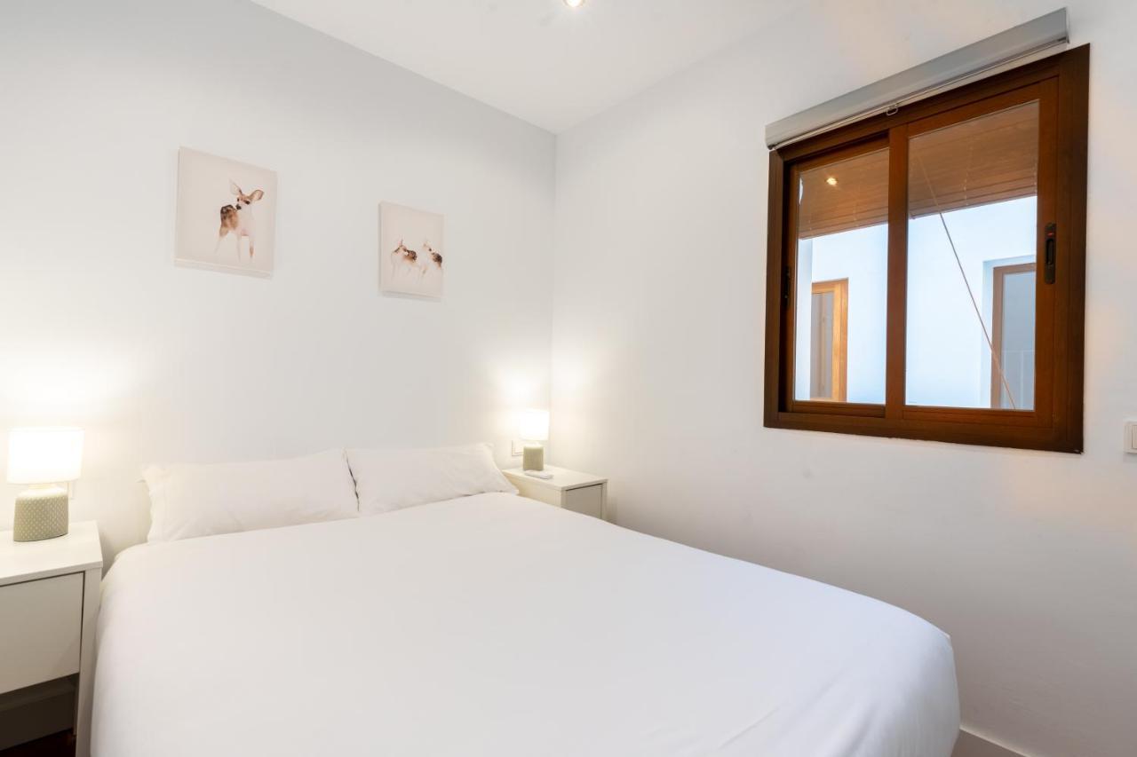 Holi-Rent Gonzalez Cuadrado Apartment Sevilla Bagian luar foto