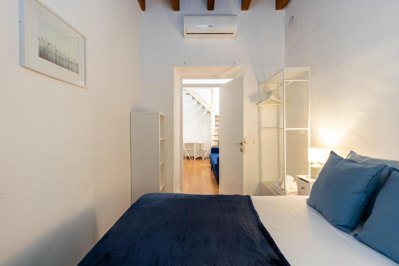 Holi-Rent Gonzalez Cuadrado Apartment Sevilla Bagian luar foto