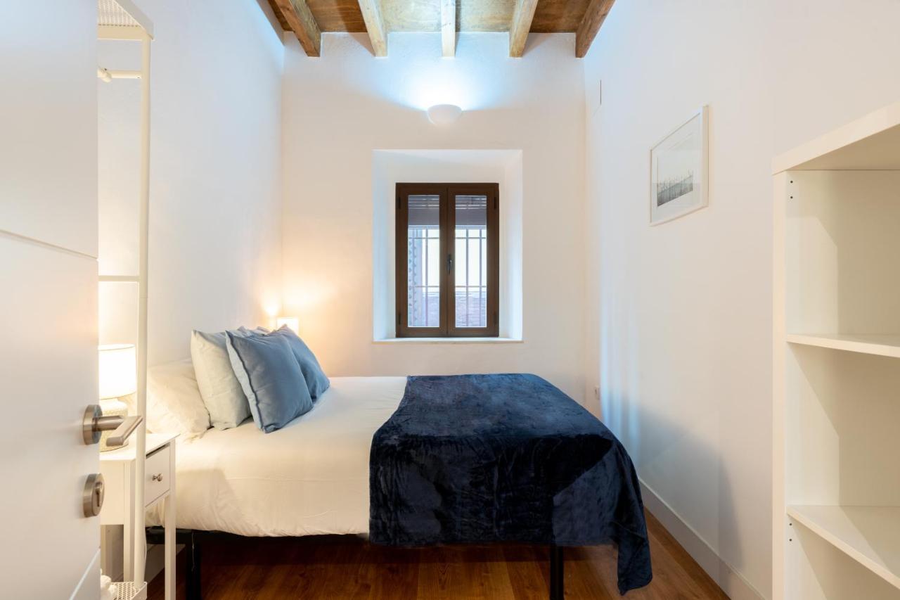 Holi-Rent Gonzalez Cuadrado Apartment Sevilla Bagian luar foto